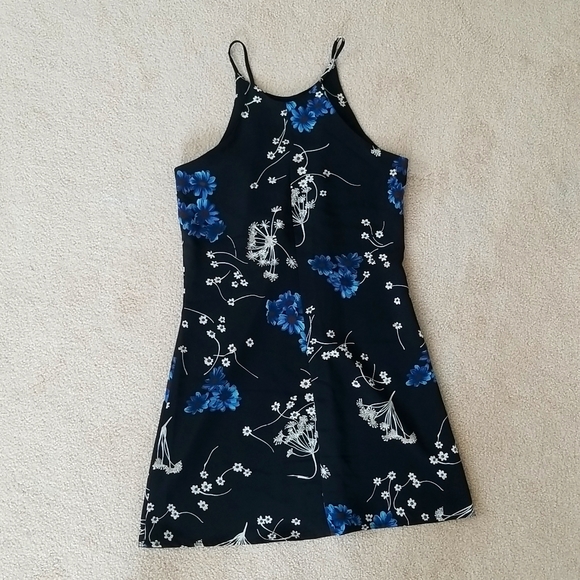 Club Soda Flowy Floral Dress - Picture 2 of 2
